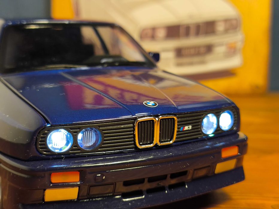 Model BMW M3 e30 w skali 1:24