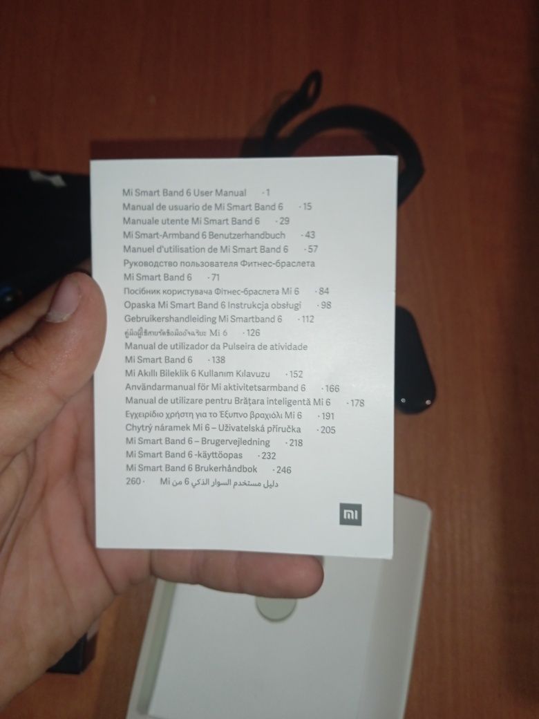 Продаю часи Mi Smart Band 6 состояние середній стан