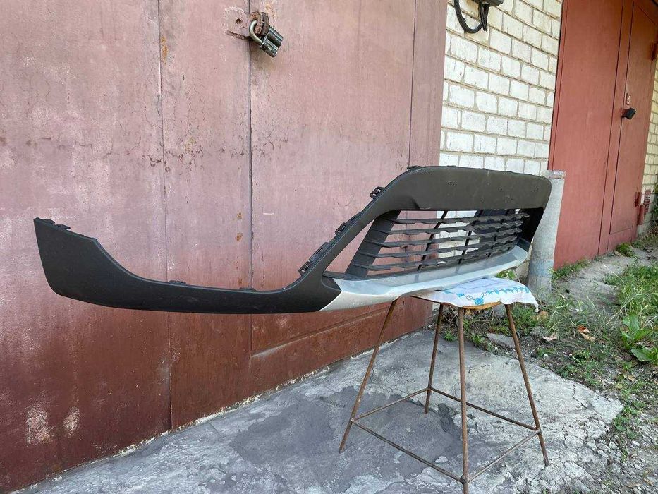 Губа юбка накладка переднего бампера в сборе на BMW X1 f48 2015-2019