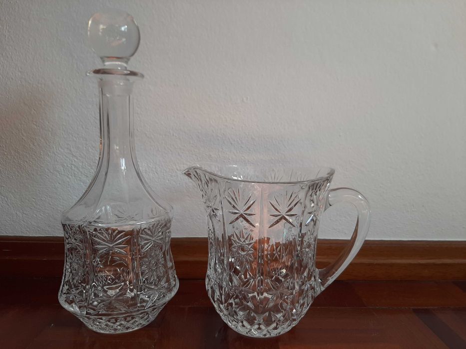 Jarro para whisky e jarro para sumo