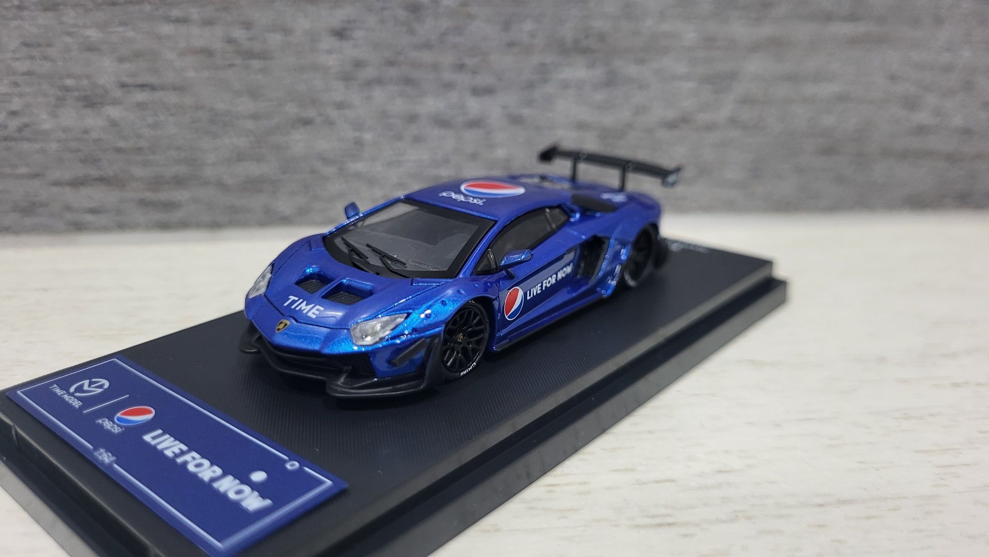 Miniatura 1:64 Lamborghini Aventador Pepsi nowa