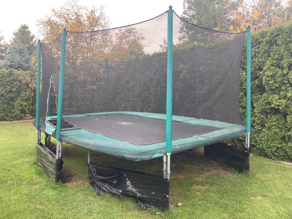 Profesjonalna trampolina 10x17ft (3,05 x 5,18m) z siatką zabez.