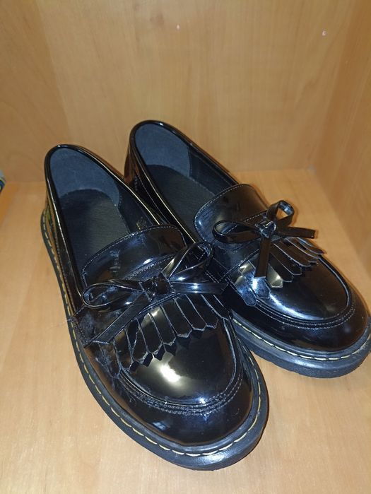 Лофери на дівчину. Взуття для дівчинки