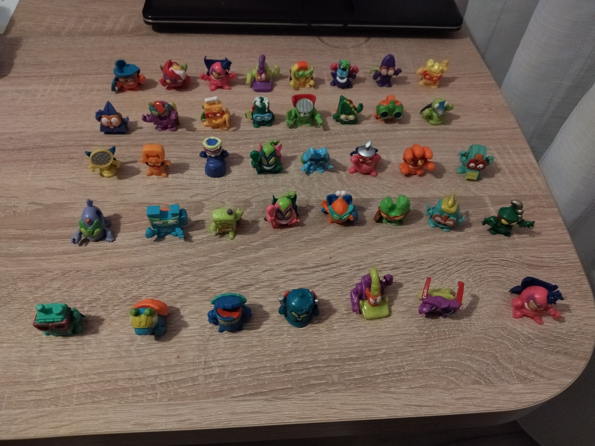 Figurki super zings