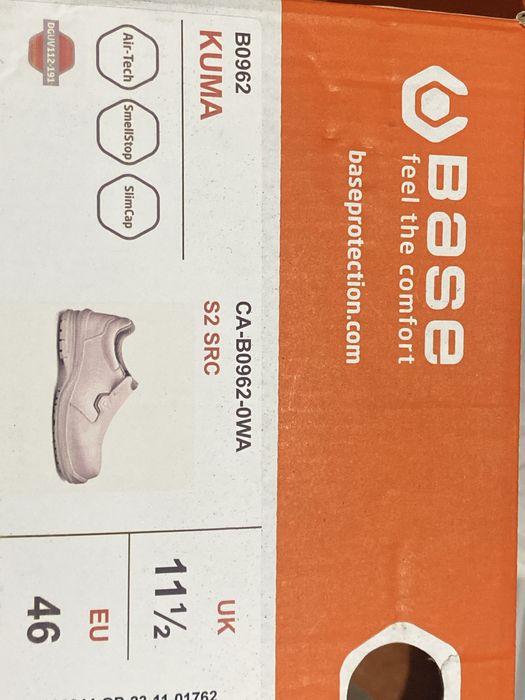 Sapato branco de trabalho