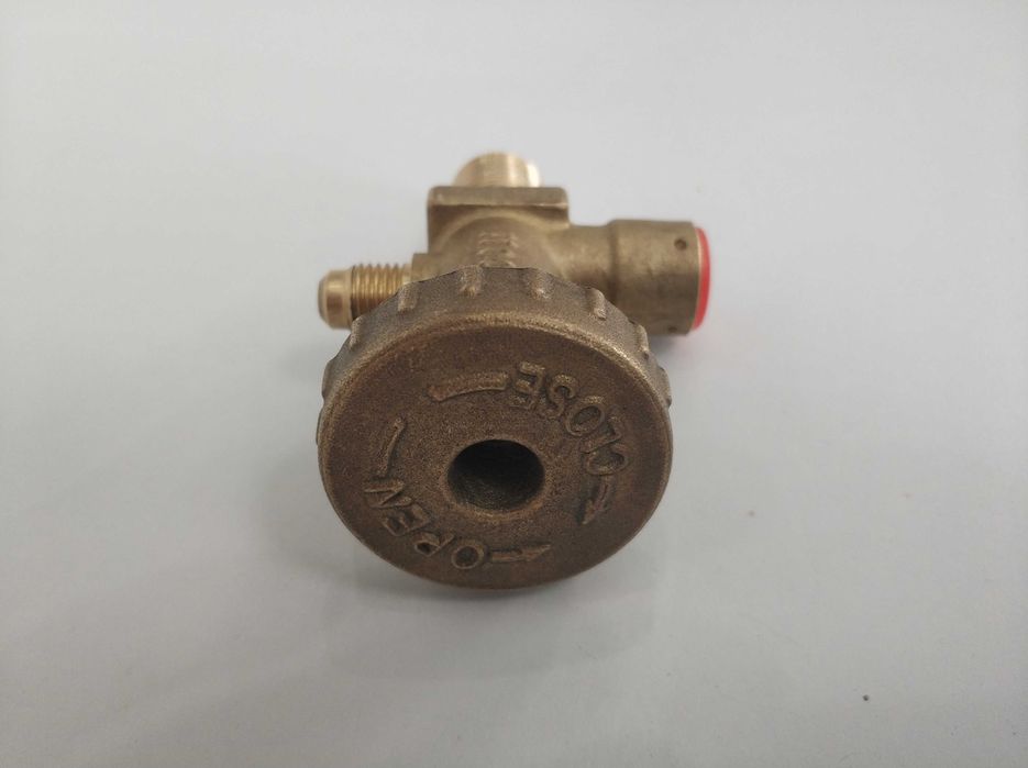 Вентель кран ГАЗ фреон