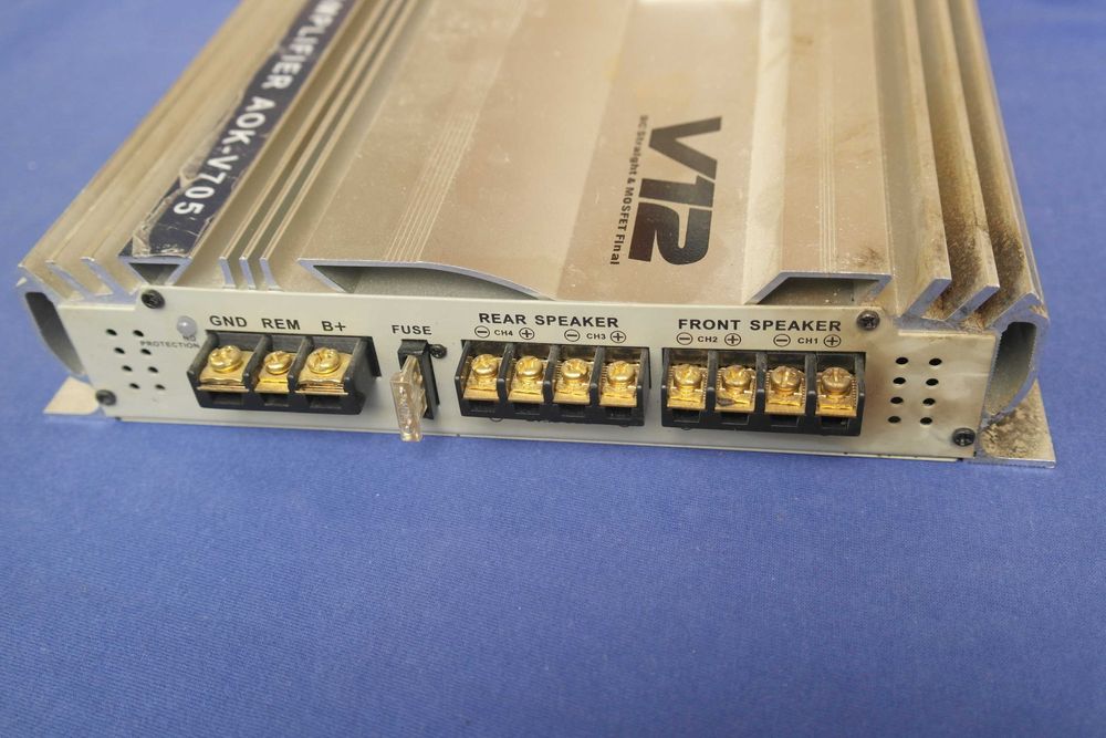 Автомобильный усилитель V12 AOK-V705