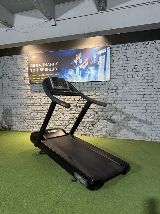 Беговая дорожка Technogym Jog 500, 700