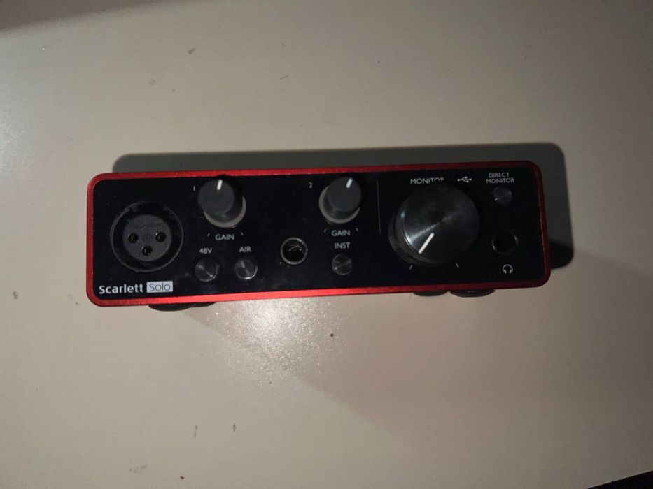Аудіоінтерфейс/звуковакарта Focusrite Scarlet solo 3d