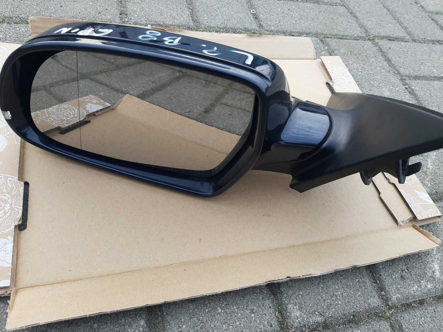 Audi A4 B8 lusterko lewe kolor LZ5A Europa