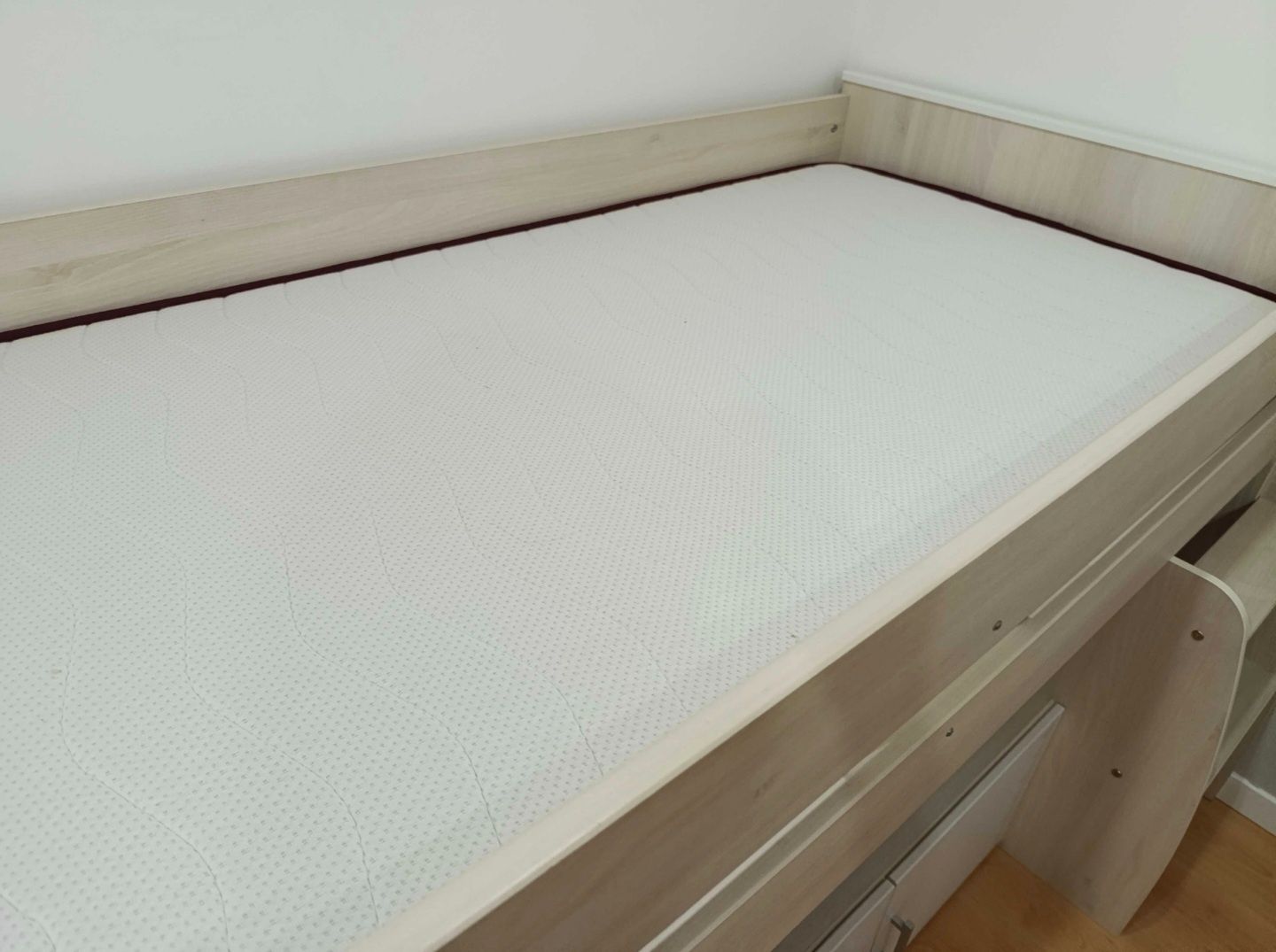 Cama criança  alta
