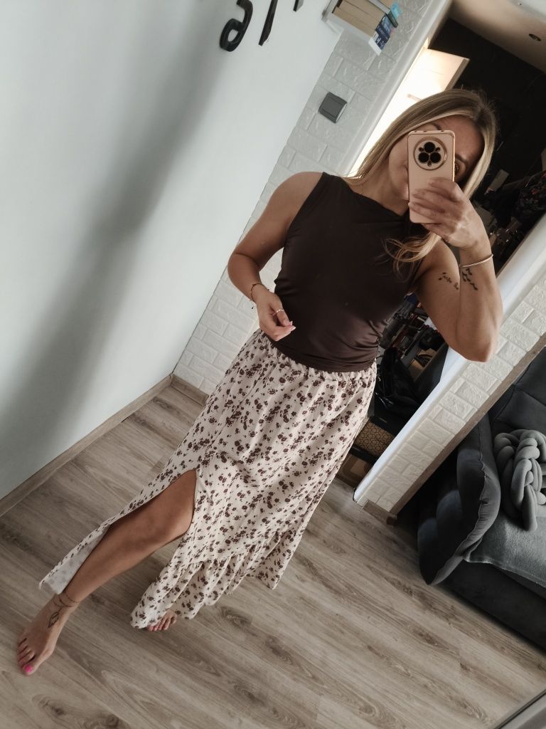 Spódnica maxi z rozcięciem
