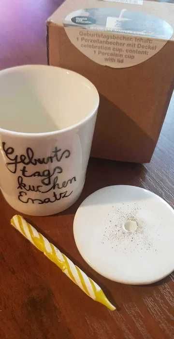 PORCELANOWY mini kubek urodzinowy ze świeczką 5x5,5cm NOWY p791