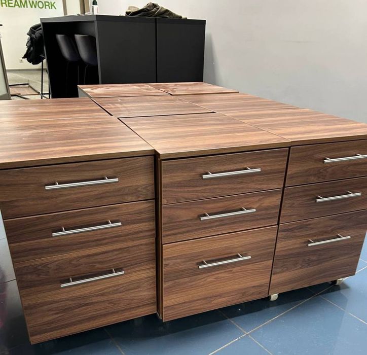 ПРОДАМ МЕБЛІ ВЖИВАНІ,столи, крісла, тумби,шафи,стелажілофт,оргтехніка