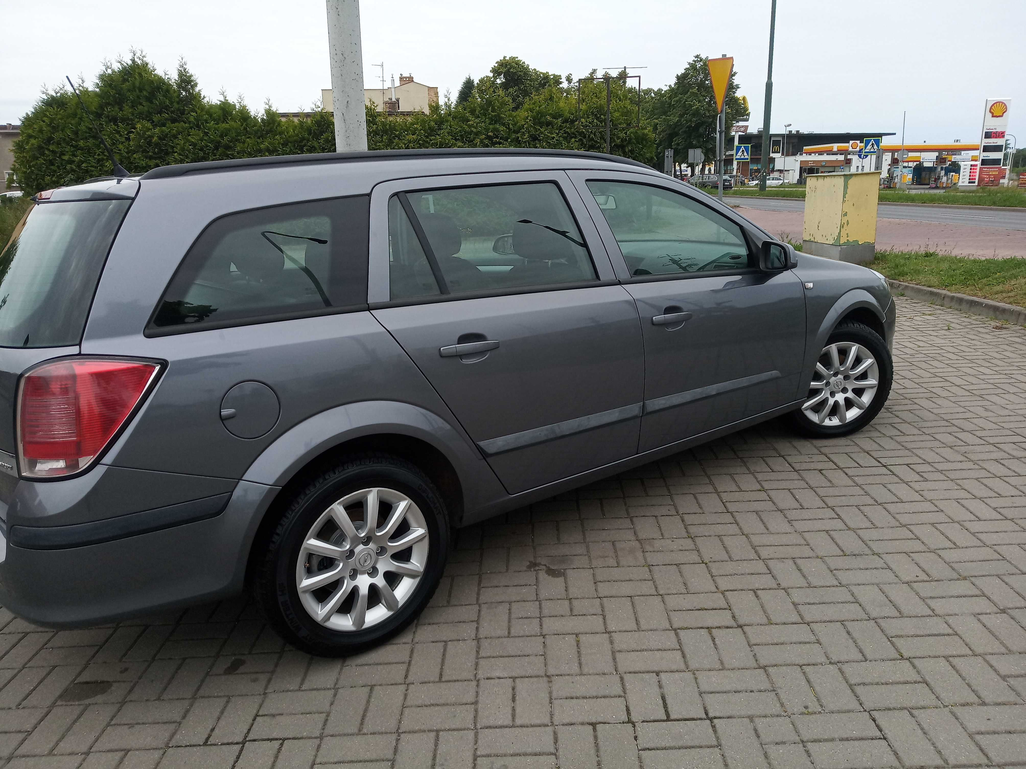 Sprzedam Opel Astre.2006r.1.6.TWINPORT.