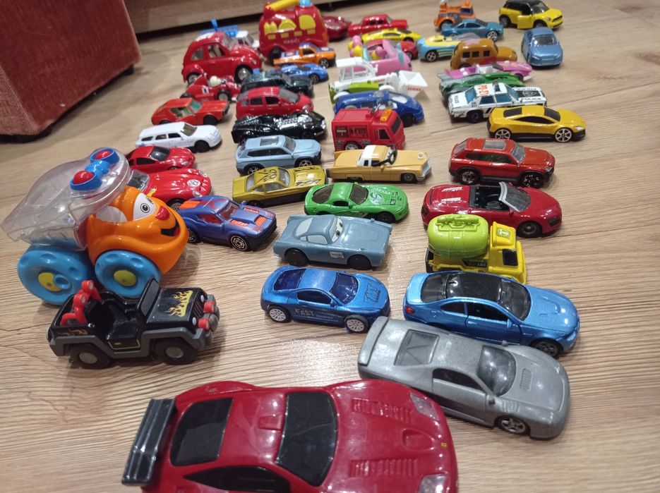 Продам   машинки