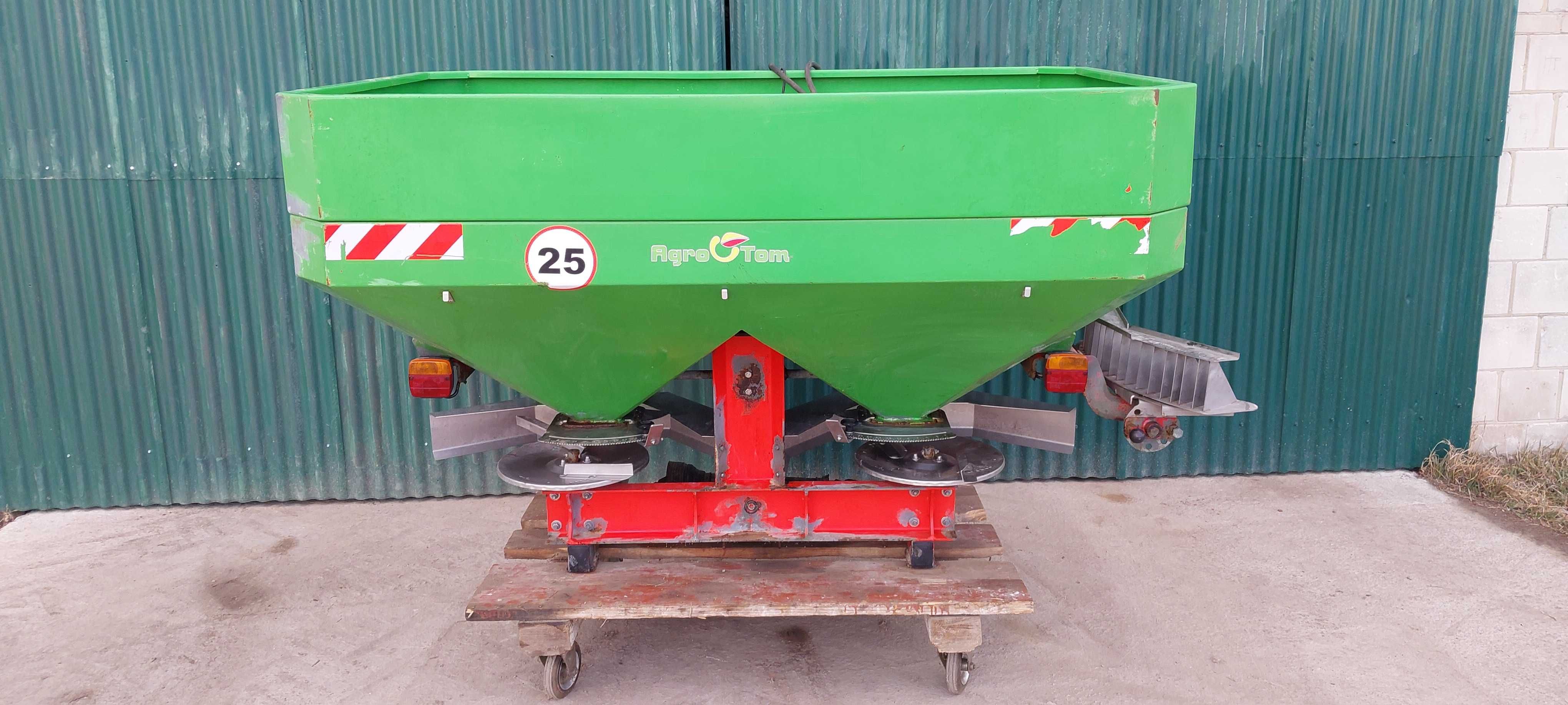 Rozsiewacz nawozu Agro Tom RNH XL 2016r. 12-28m