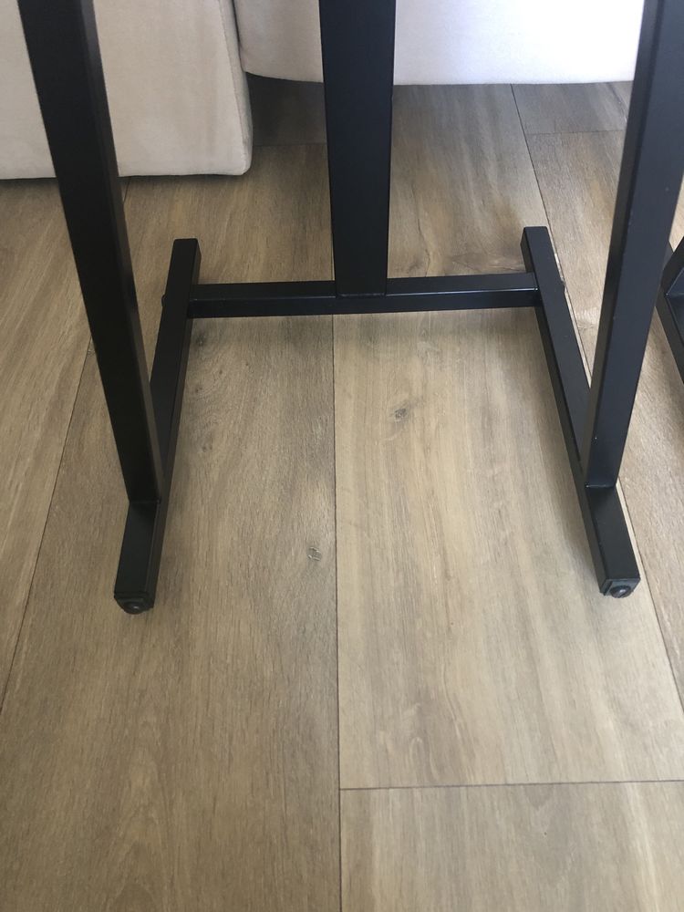 Standy Rogers pod kolumny