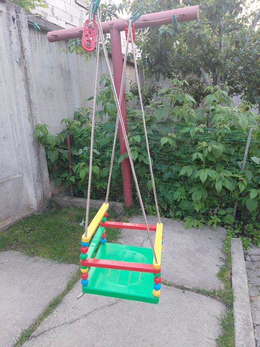 Підвісна дитяча гойдалка