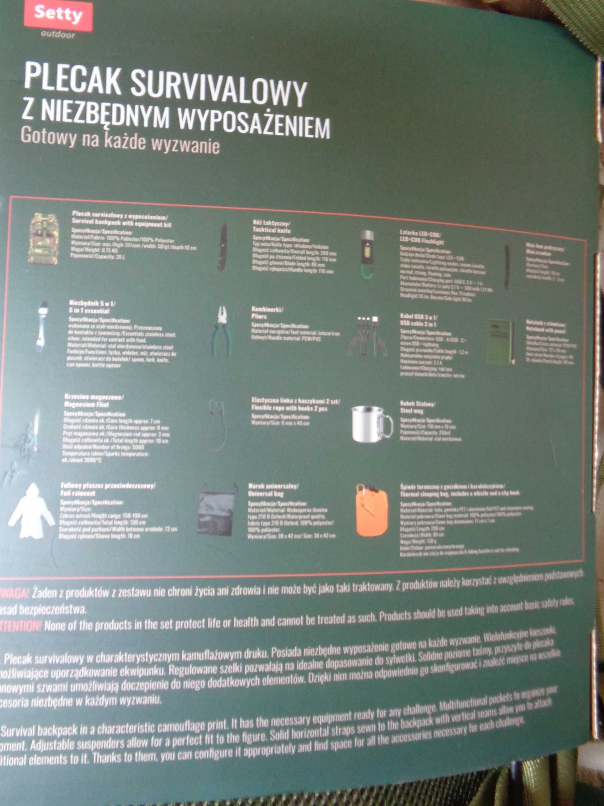 Plecak survivalowy z pełnym ekwipunkiem.