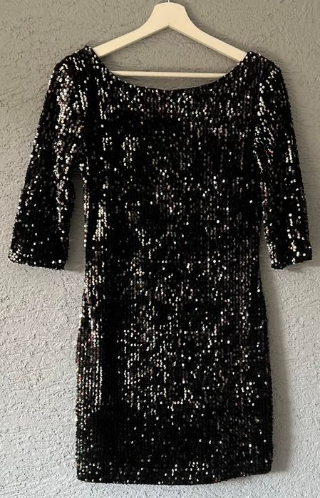 Czarna sukienka z cekinami Esmara by Heidi Klum