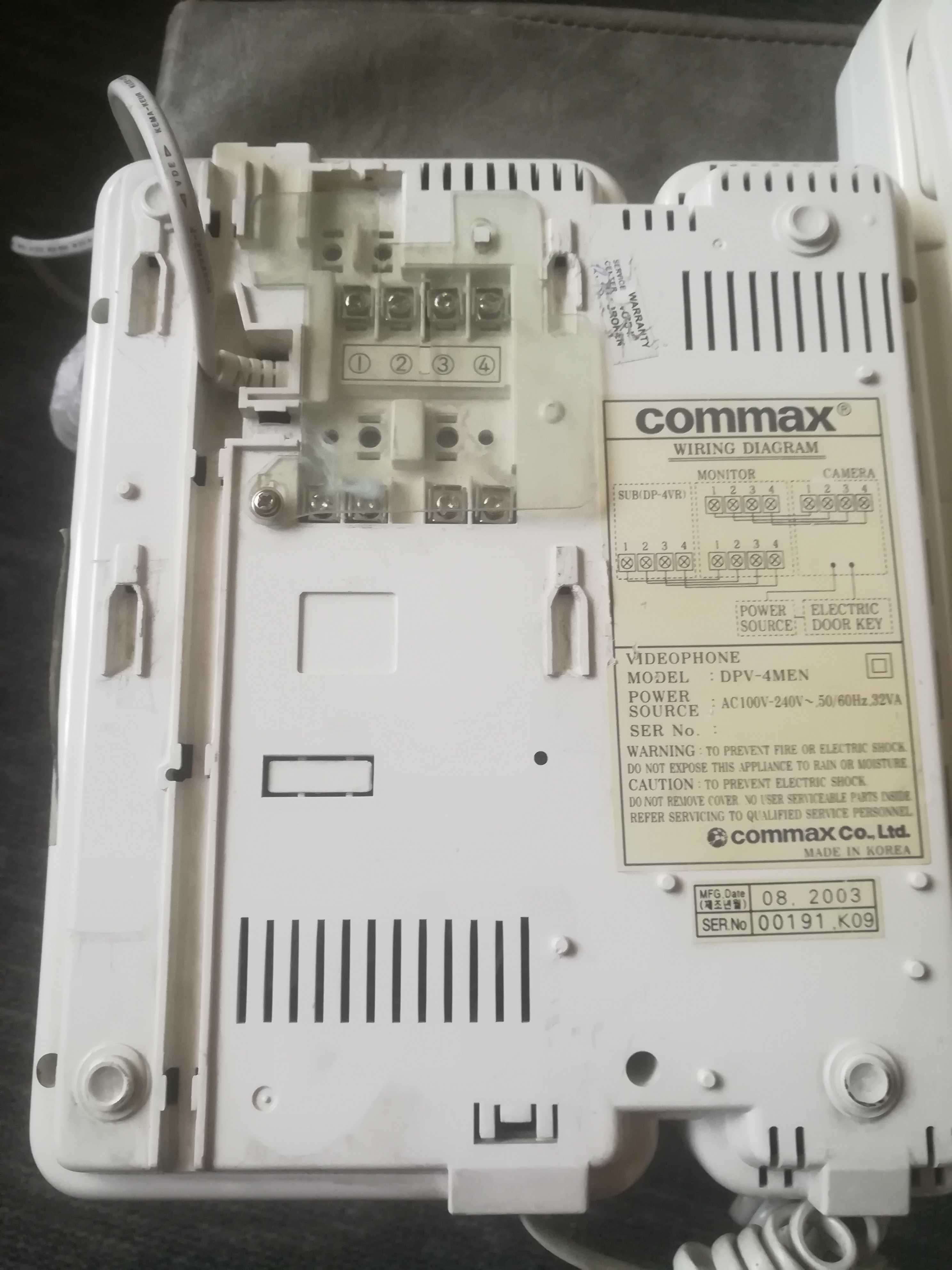 Продаю видеодомофон " COMMAX DPV-4MEN " без вызывной панели.