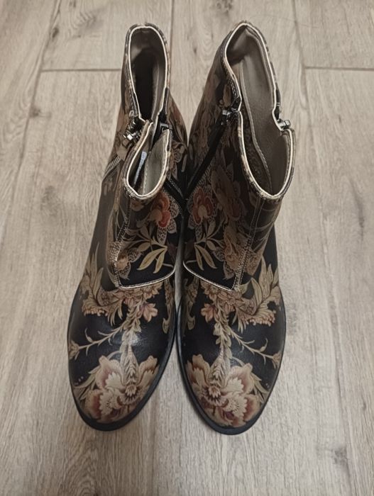 ботінки  Gobi нові