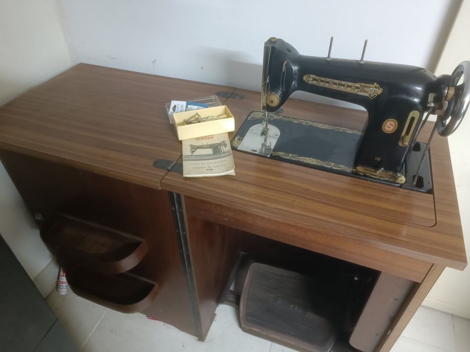 Máquina de costura singer