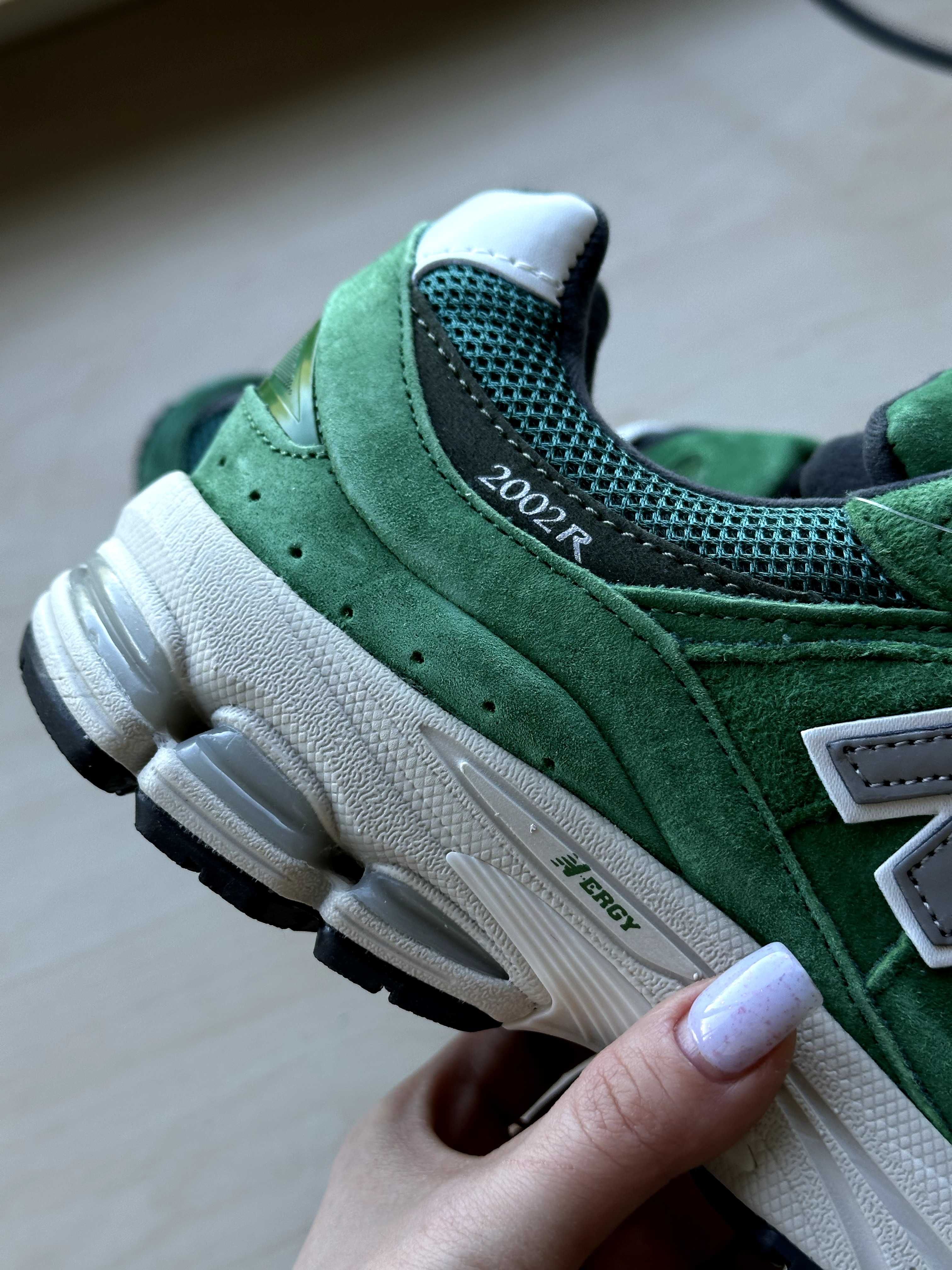 Продам нові Нью Беленс New Balance 2002R 43 розмір