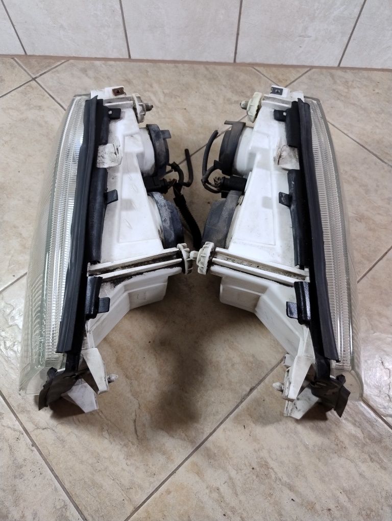 Skoda Octavia 1 lampa reflektor prawy lewy komplet przód Europa