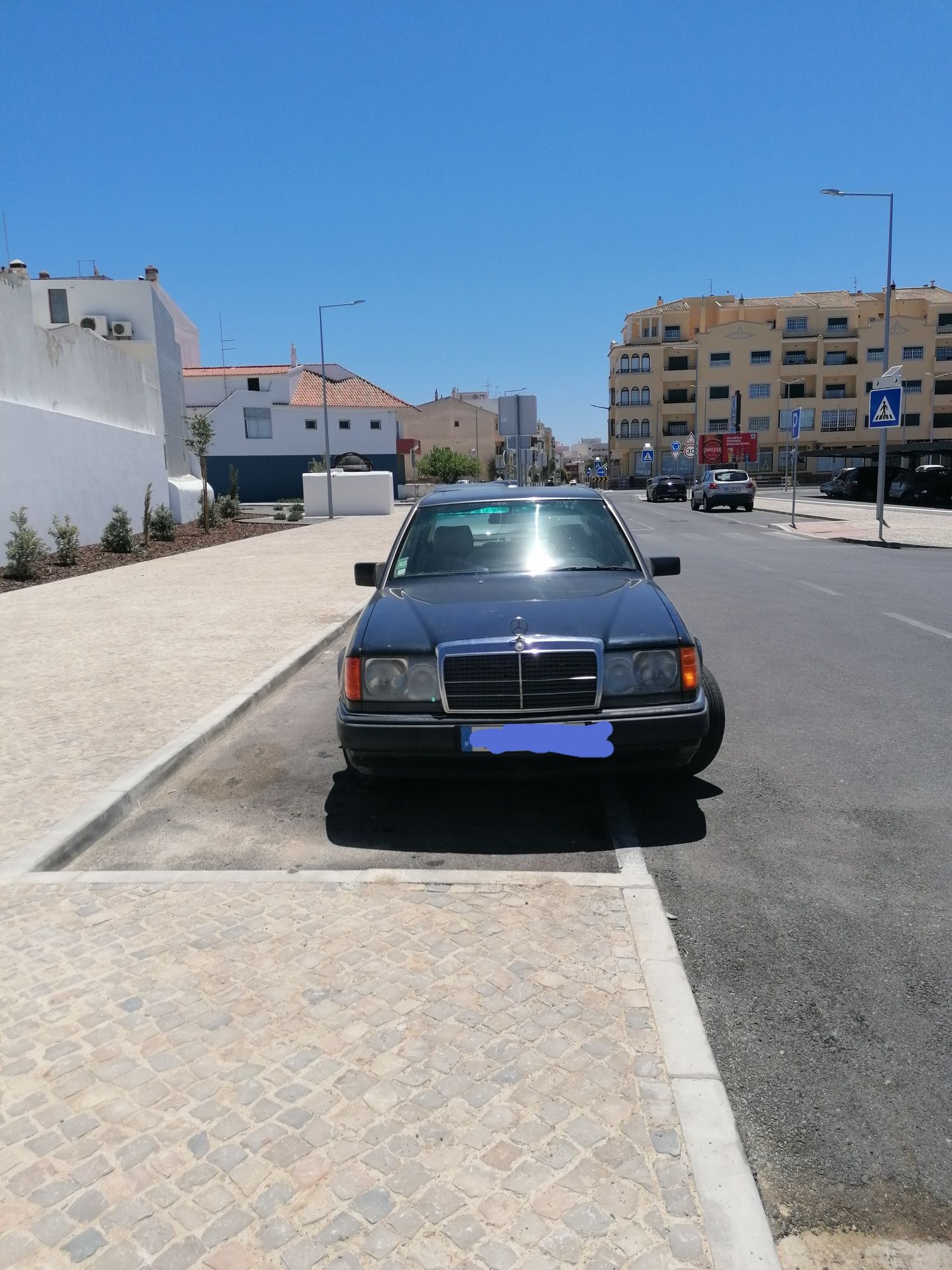 Mercedes Benz 200D,124W,tecto de abrir,5 velocidades