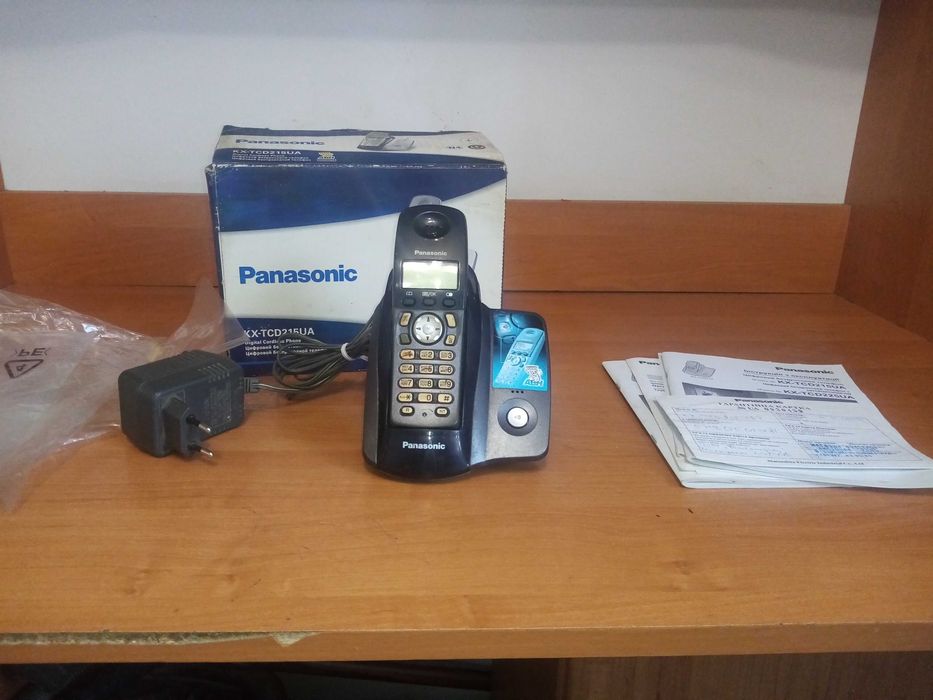 Стаціонарний безпровідний телефон Panasonic KX-TCD215UA