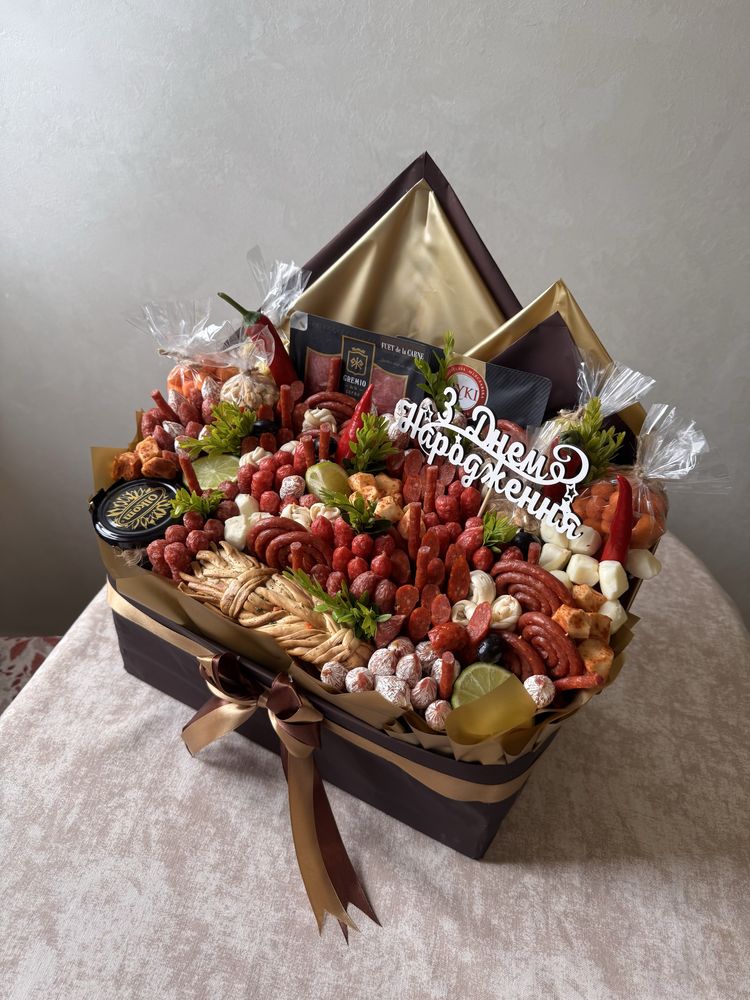 Їстівні букети мясні букети  цікаві подарунки оригінальні подарунки