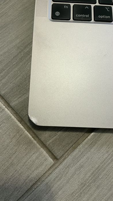 MacBook Air  M1 • 8 ГБ RAM