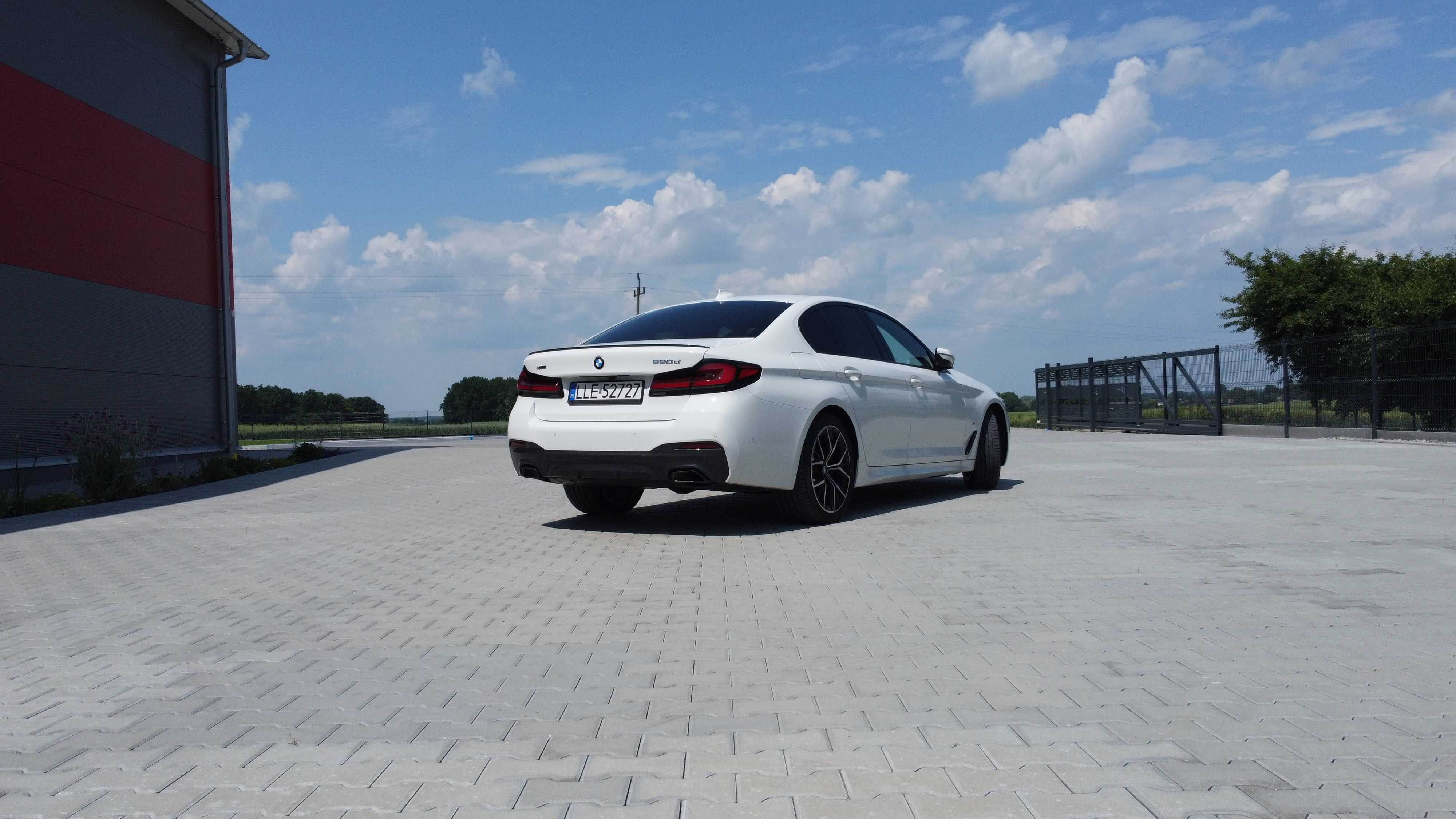 Auto do ślubu BMW 5 G30 2023r M-pakiet wesele FOTOBUDKA 360 napis LOVE