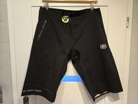 Spodenki rowerowe 100% Enduro Boa System rozm.36