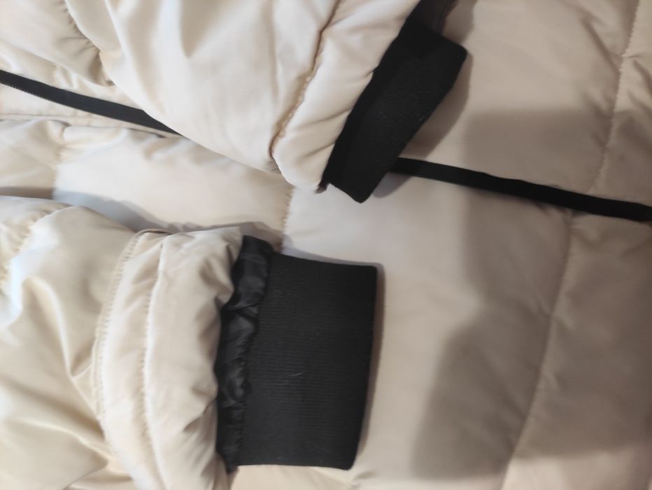 Продам жіночу куртку.