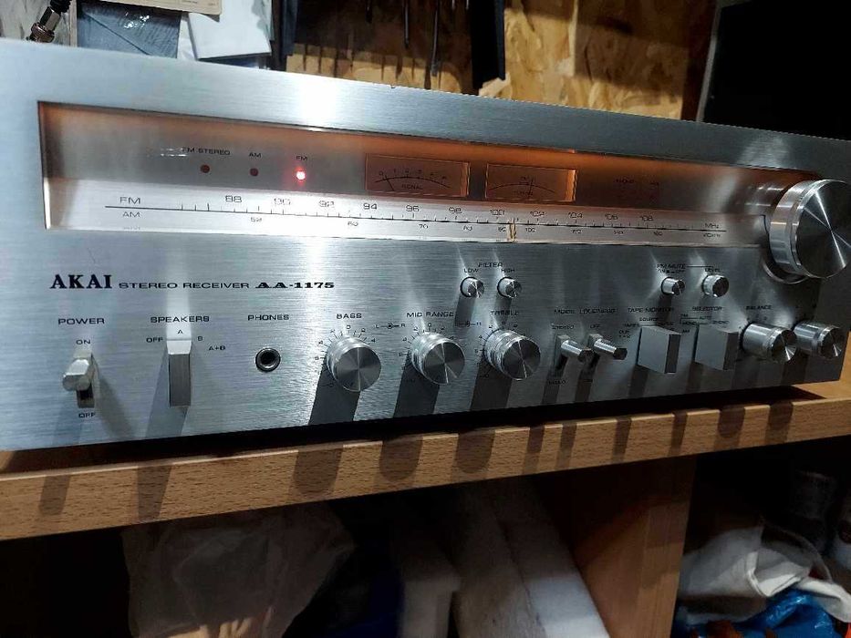 Amplituner Akai AA-1175