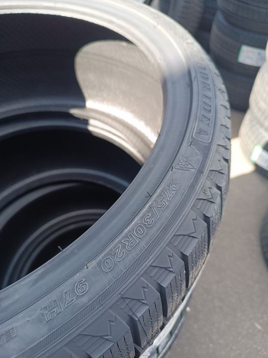 Goodride SW 618 275/30 R20