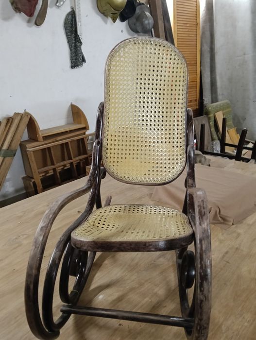 Sprzedam ratanowy fotel bujany