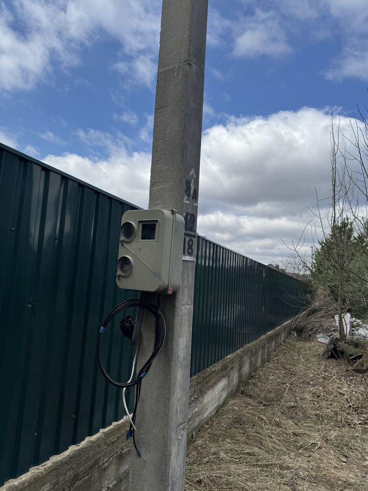 Продається земельна ділянка фасадна Тетерівка, обгороджена забором.