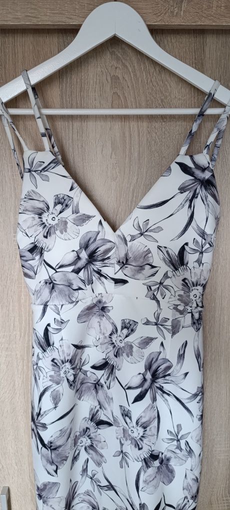 Sukienka firmy asos Nowa 44 sugerowana L/XL