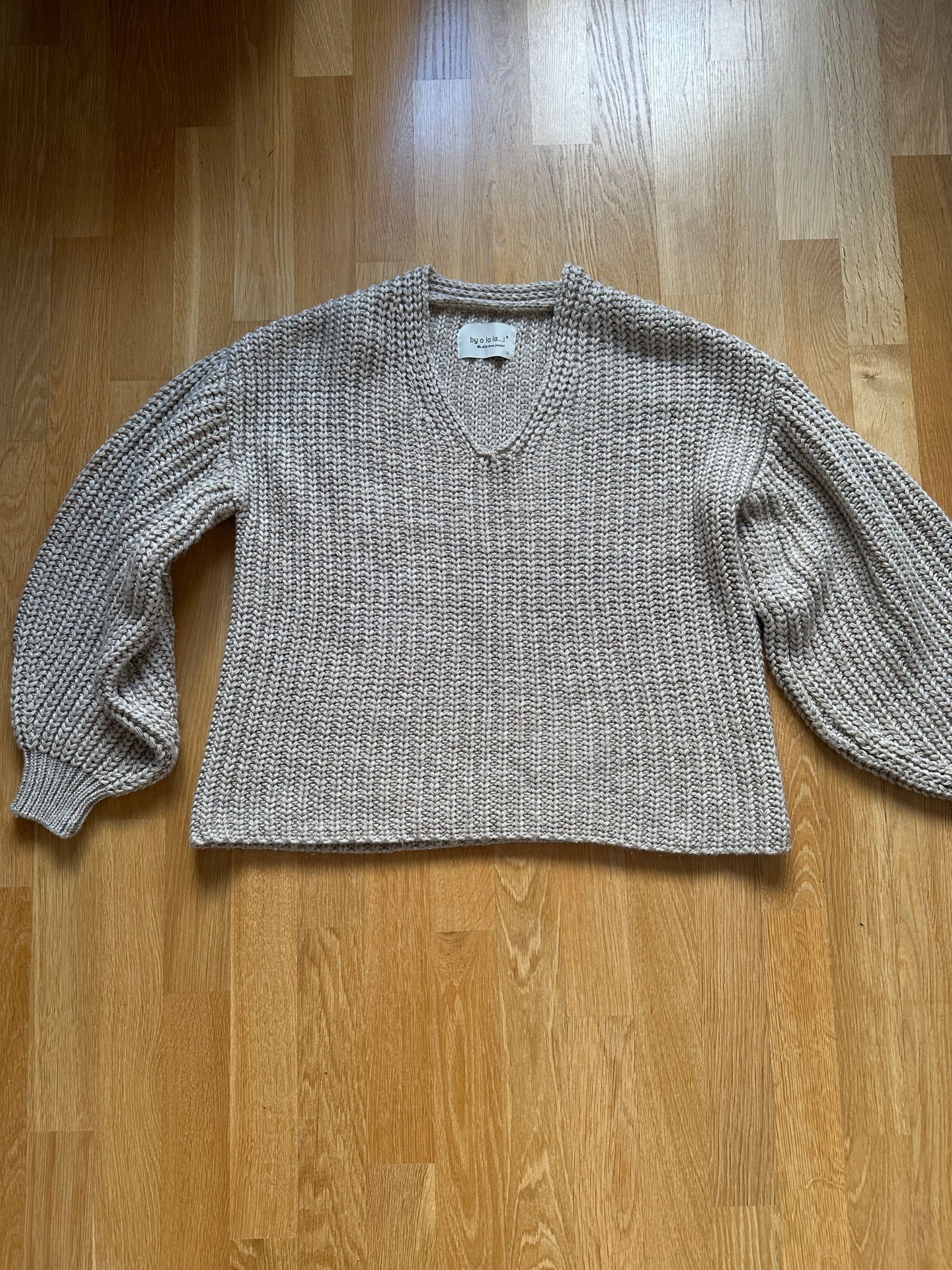 sweter oversize beżowy