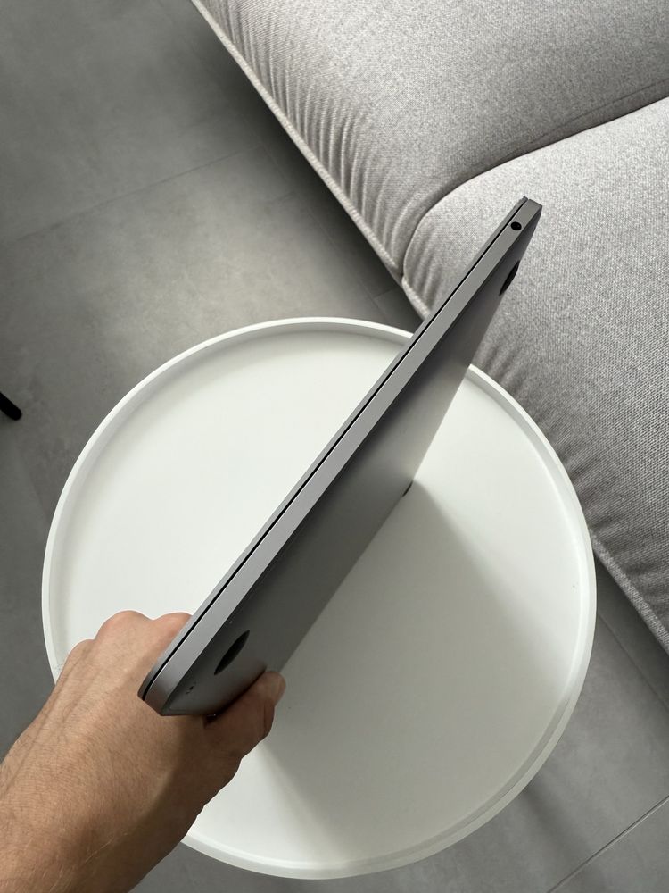 MacBook Pro 2019 13 i5 / 16GB /256 GB/ Touch Bar / 93% АКБ