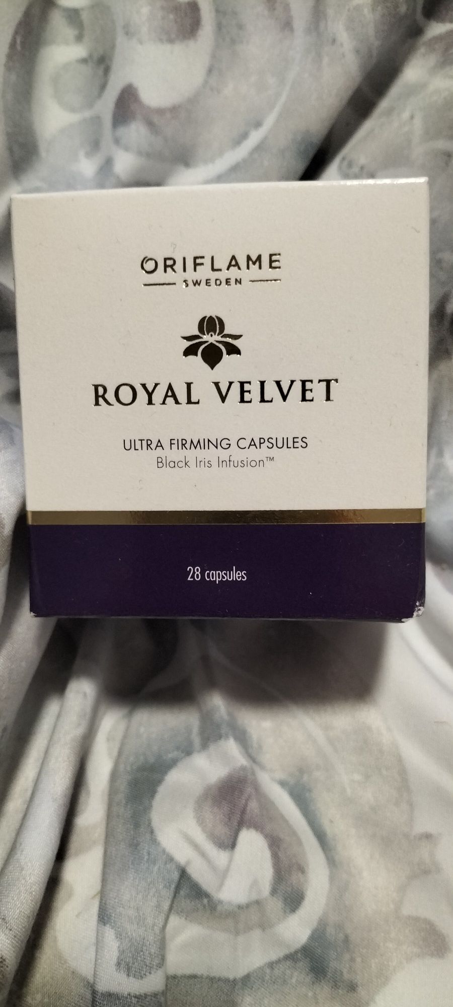 Serum w kapsułkach do twarzy, 28 szt Royal Velvet Oriflame
