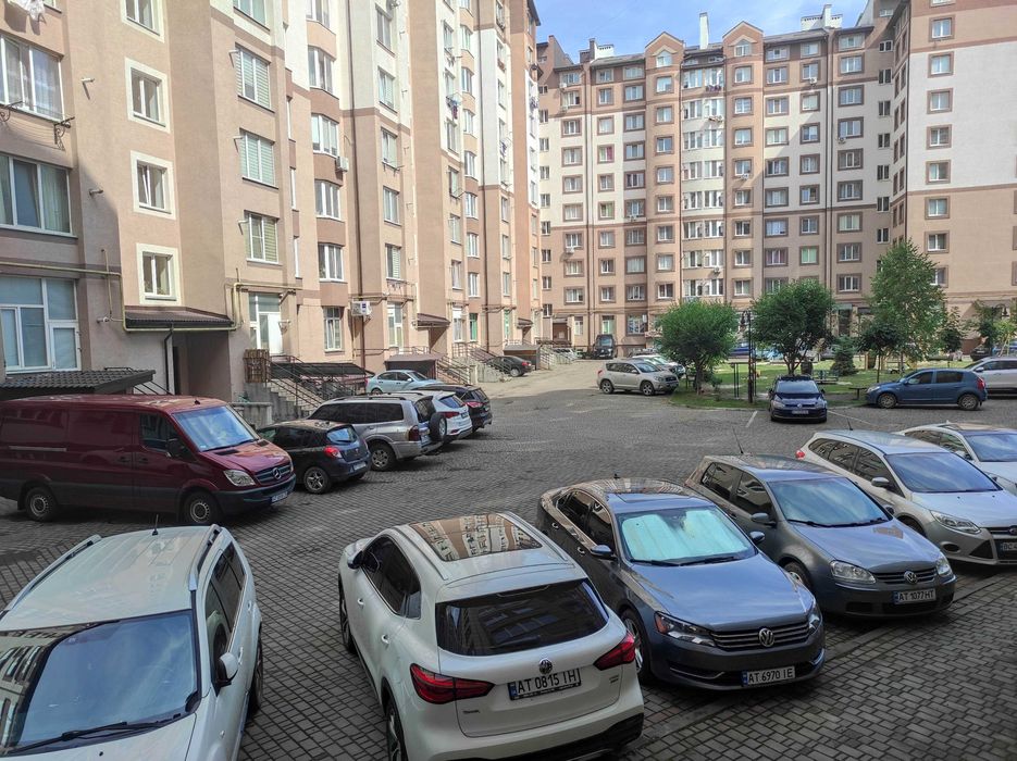 Здається в оренду комерційне приміщення по вул. Івасюка, 11