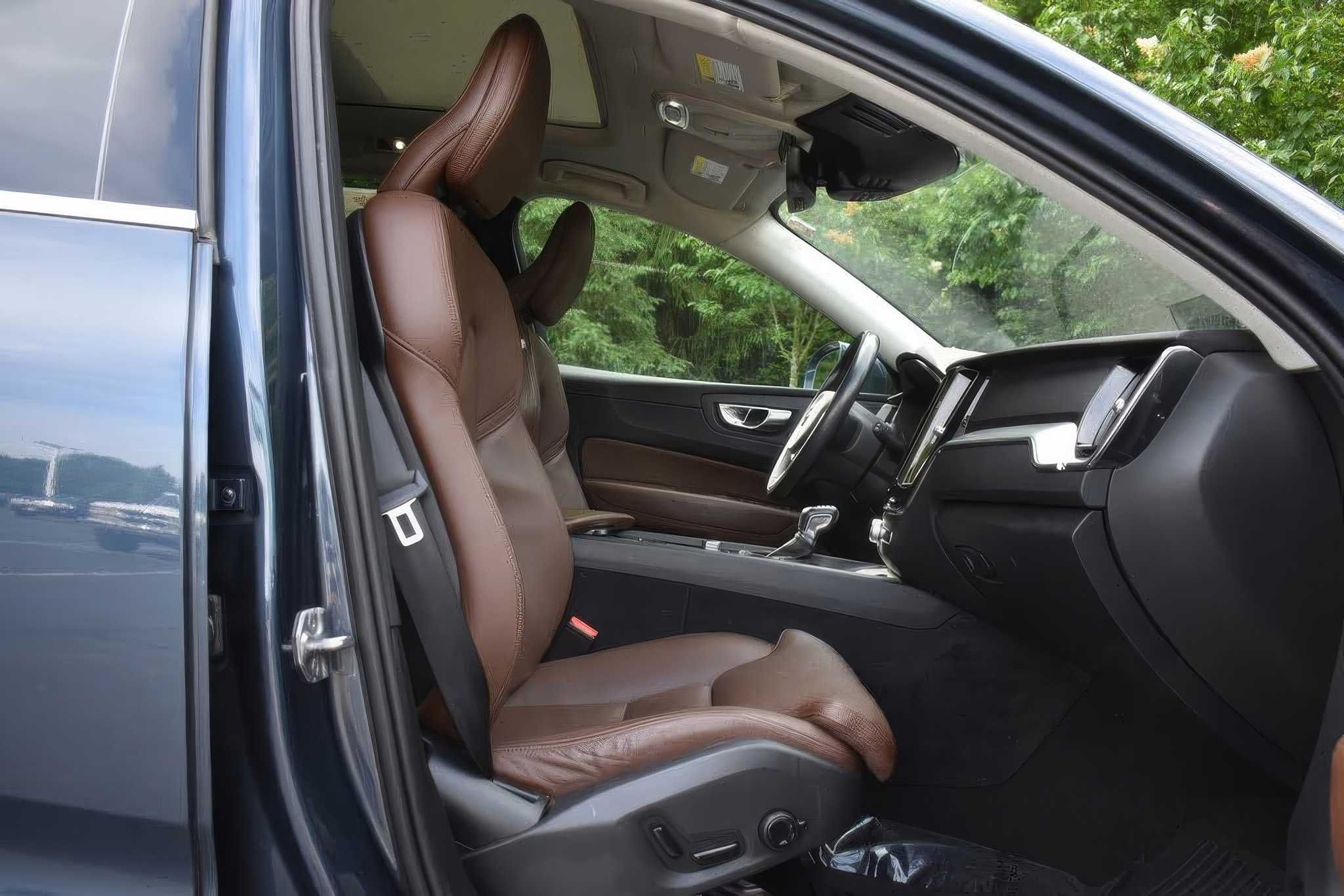2019 Volvo XC60 T5 Momentum
