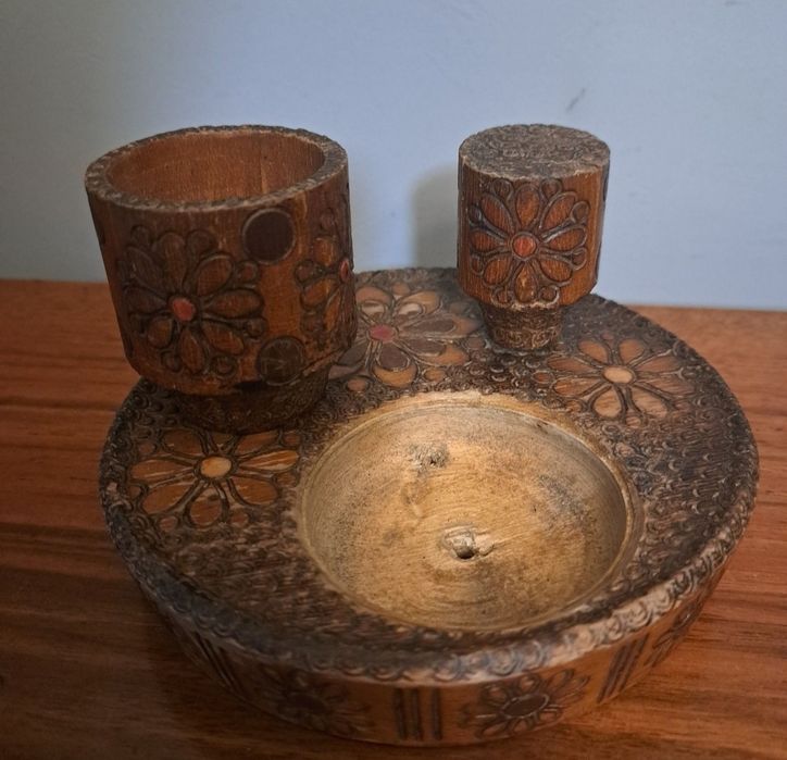 Zestaw dla palaczy pochodząca z Indii z ok 1930 roku