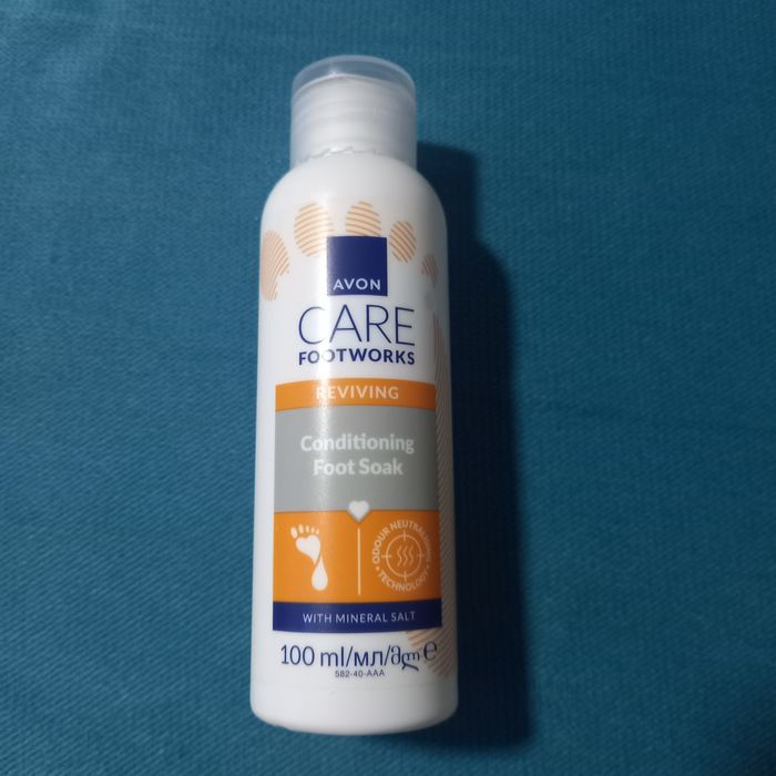 Avon Care Footworks Reviving kąpiel do stóp