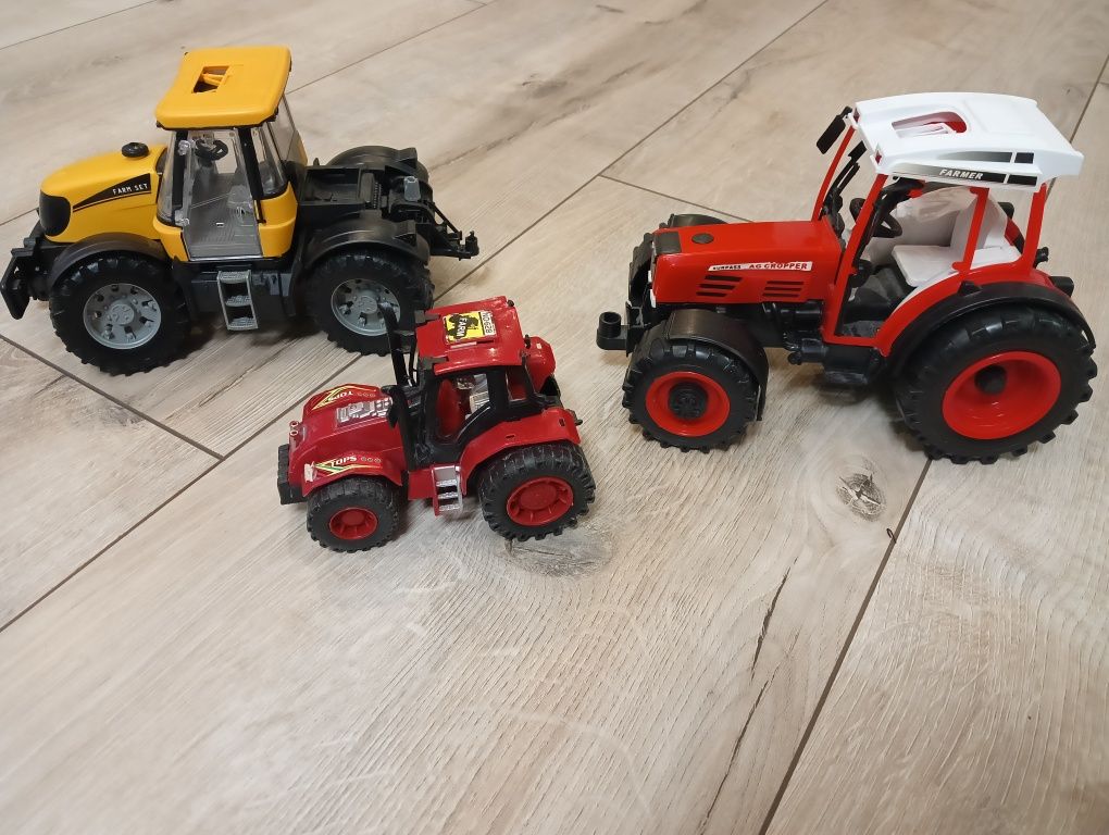 3 Traktory zabawki